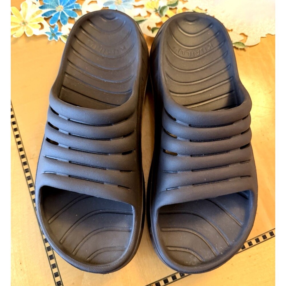KUAILU Men Sz 12 Recovery Slide Sandals with Comfortable Arch Support Brown EUC